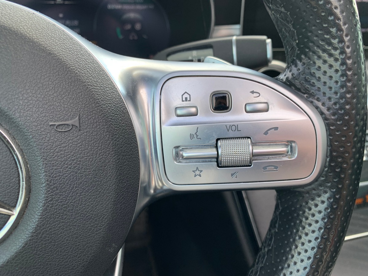 Mercedes-Benz Classe C Cabriolet 194 ch | AMG Line | Siéges électriques chauffants | Caméra de recul