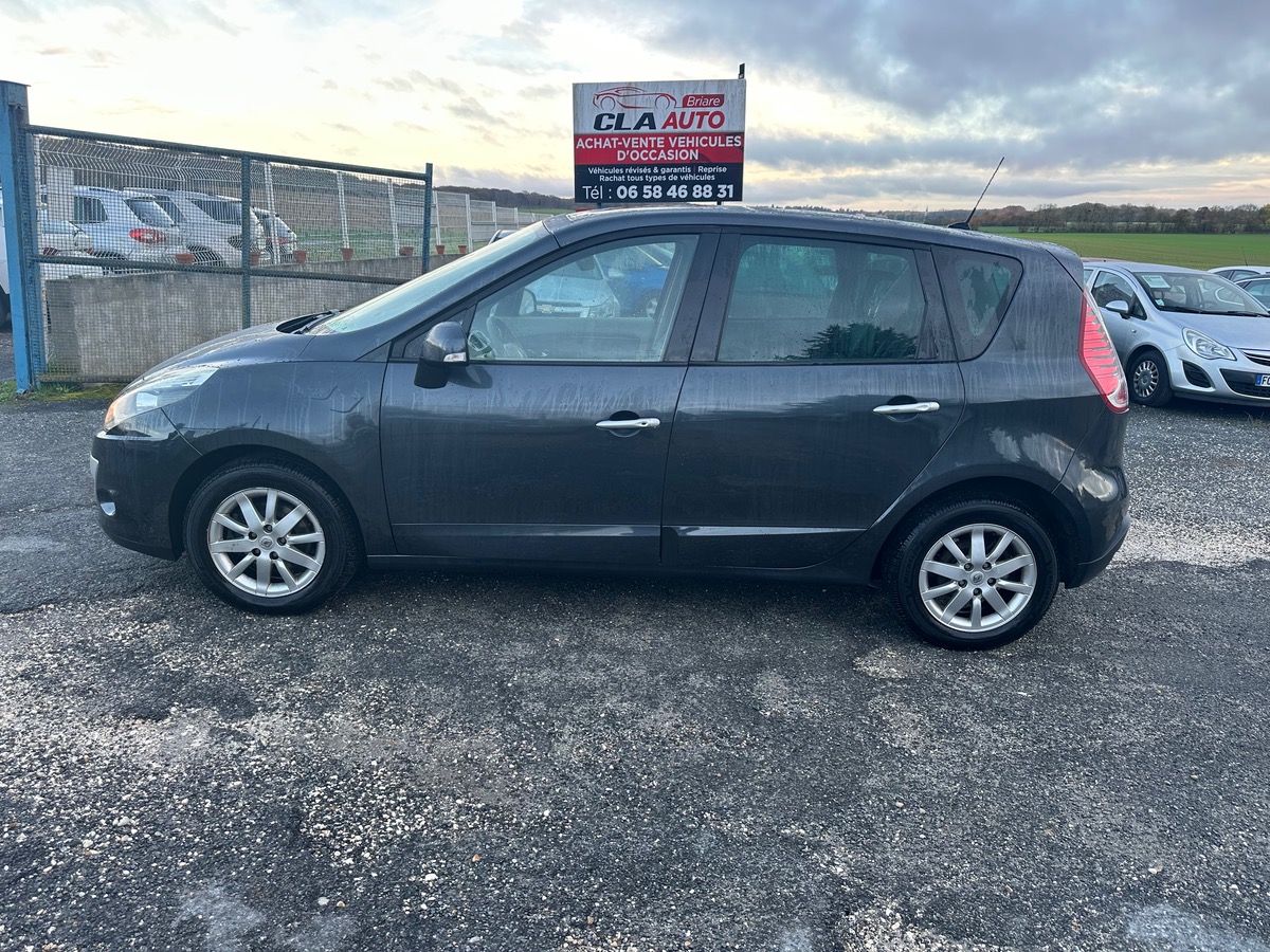 RENAULT Scenic III 1.9 dci 130 1ère main 5990e toutes option toit ouvr