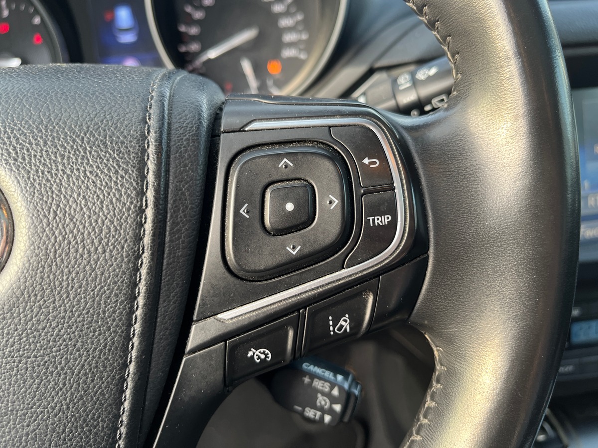 Toyota Avensis SW 2.0 D-4D 143ch, EXECUTIVE, ATTELAGE, RADAR, SIEGES CHAUFFANT, TOIT PANORAMIQUE