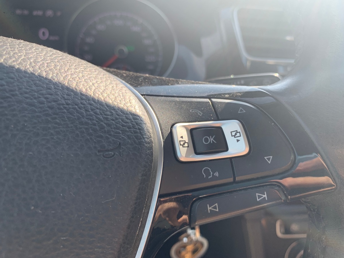 Volkswagen GOLF 7 115 ch | Confortline business | Régulateur adaptatif | Apple car play Android auto