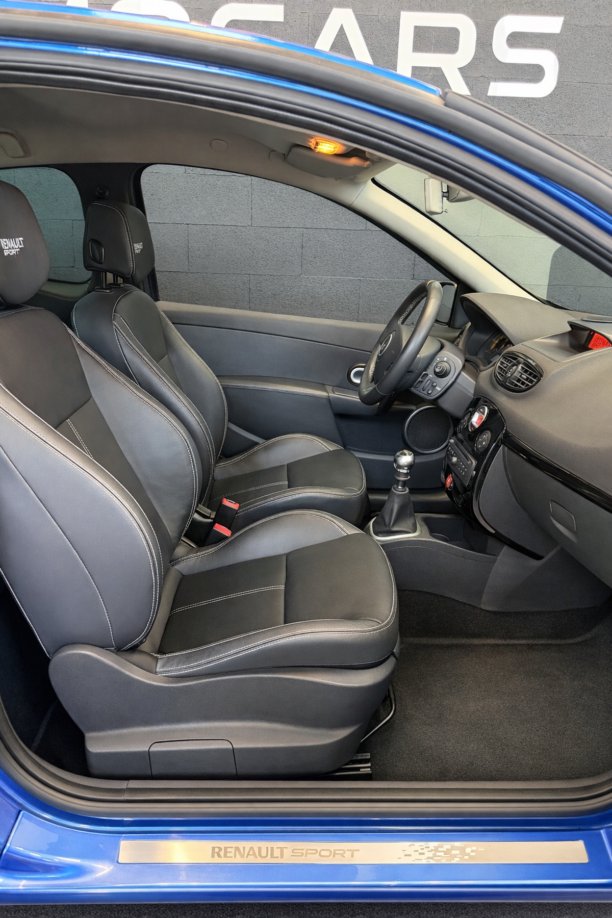 RENAULT Clio III RS LIGNE AKRAPOVIC