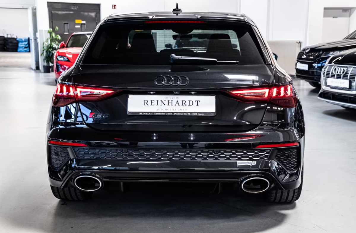 Audi RS3 Sportback IV 2.5 TFSI 400ch quattro S tronic 7 Bang&Olufsen Toit ouvrant Freins céramique