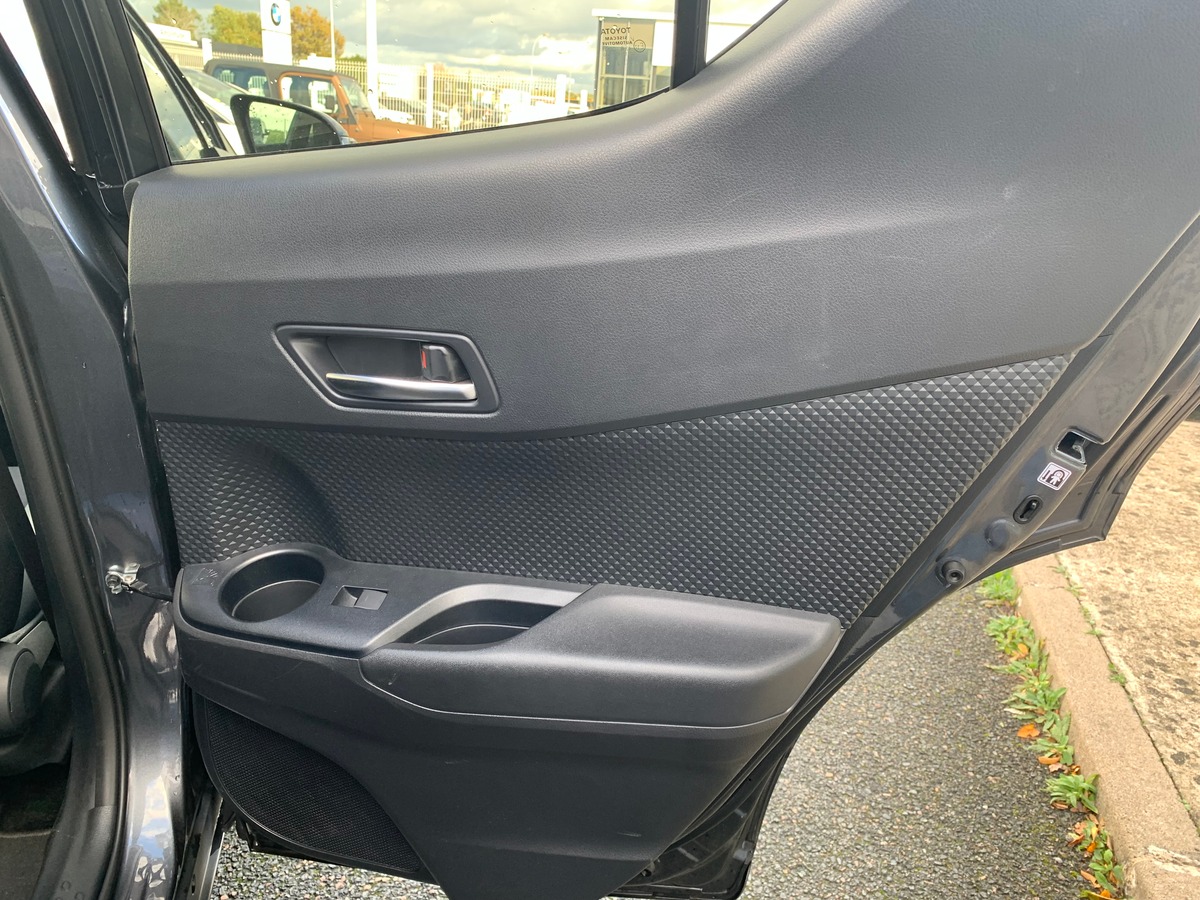 Toyota C-HR 184 ch | Attelage | GPS | Radio JBL | Caméra recul | Radar stationnement arriére, avant