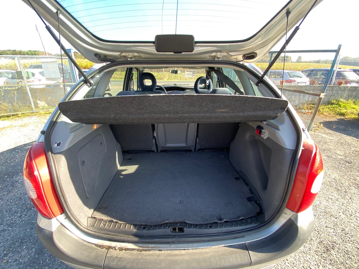 Citroën Xsara picasso 1.8i 115cv faibles km garantie 03 mois 115002km 