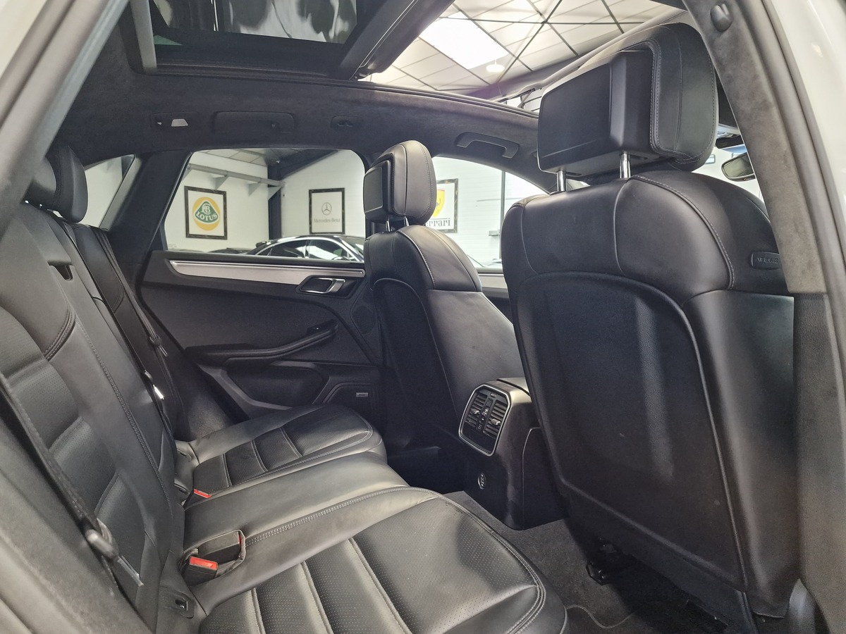 Porsche MACAN TURBO 400cv TOIT OUVRANT/ BOSE/ PDLS+ j