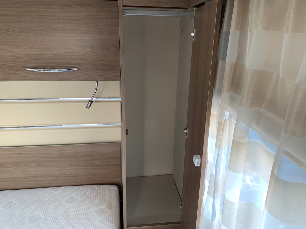 Ford Challenger 155 ch | 2,2 litres | GENESIS 288 EB Profilé | 3 Couchages | Caméra de recul