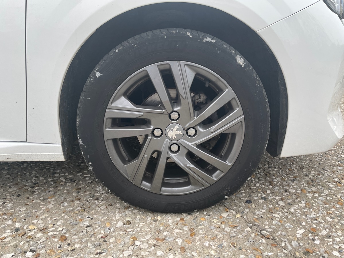 Peugeot 208 1.2 Puretech 75-  Finition Active Business - Historique Complet