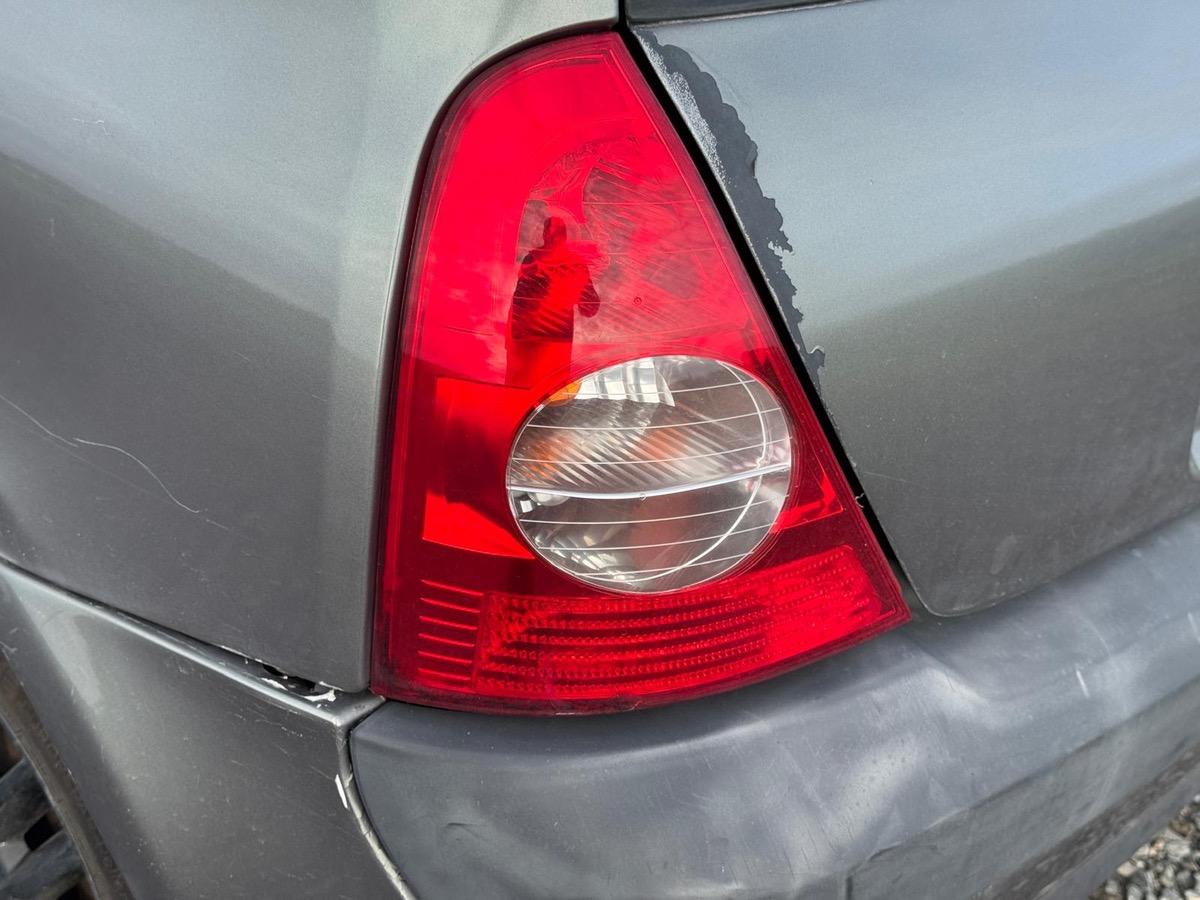 RENAULT Clio 1.6 16V