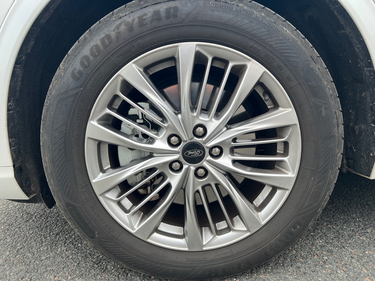 Ford KUGA PHEV 225 ch | VIGNALE | Toit Panoramique | Attelage | Roue secours | Pack Technologique