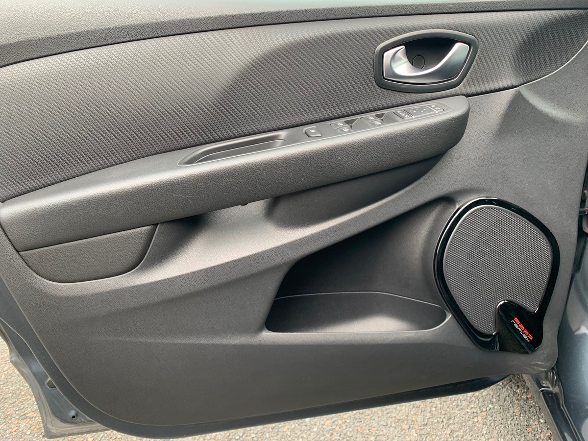 RENAULT Clio Estate 90 | Intens | Bluetooth | GPS | Phares antibrouillard LED |Jantes Alu | Attelage