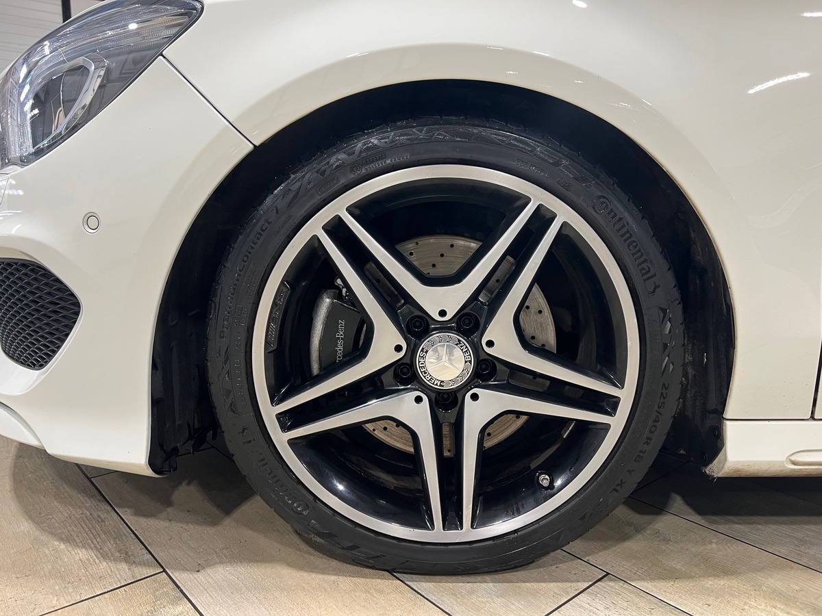 Mercedes-Benz CLA SHOOTING BRAKE 220 D 177 ch FASCINATION AMG 4MATIC 7G-TRONIC
