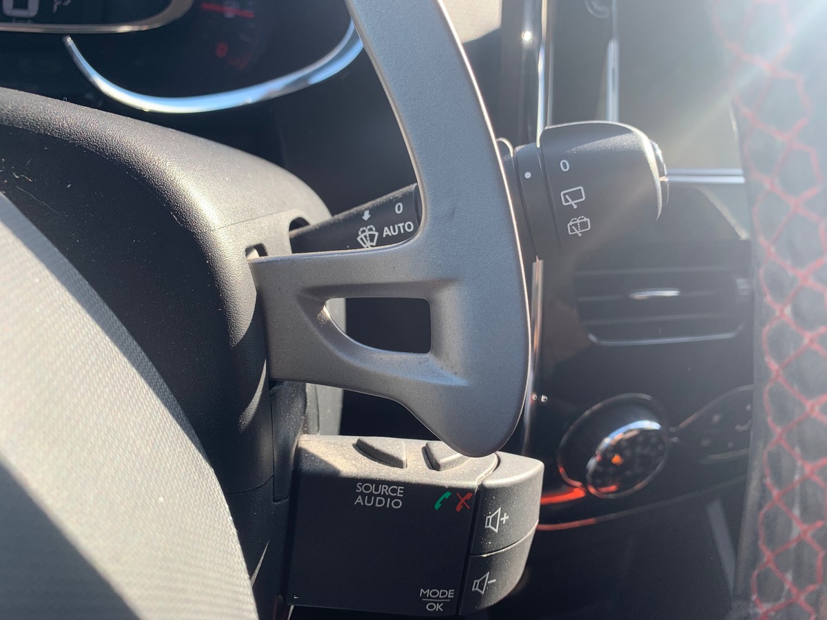 RENAULT Clio IV 200 ch | RS | Jaune Sirius | Révision complète en 03/2025 | Palettes au volant