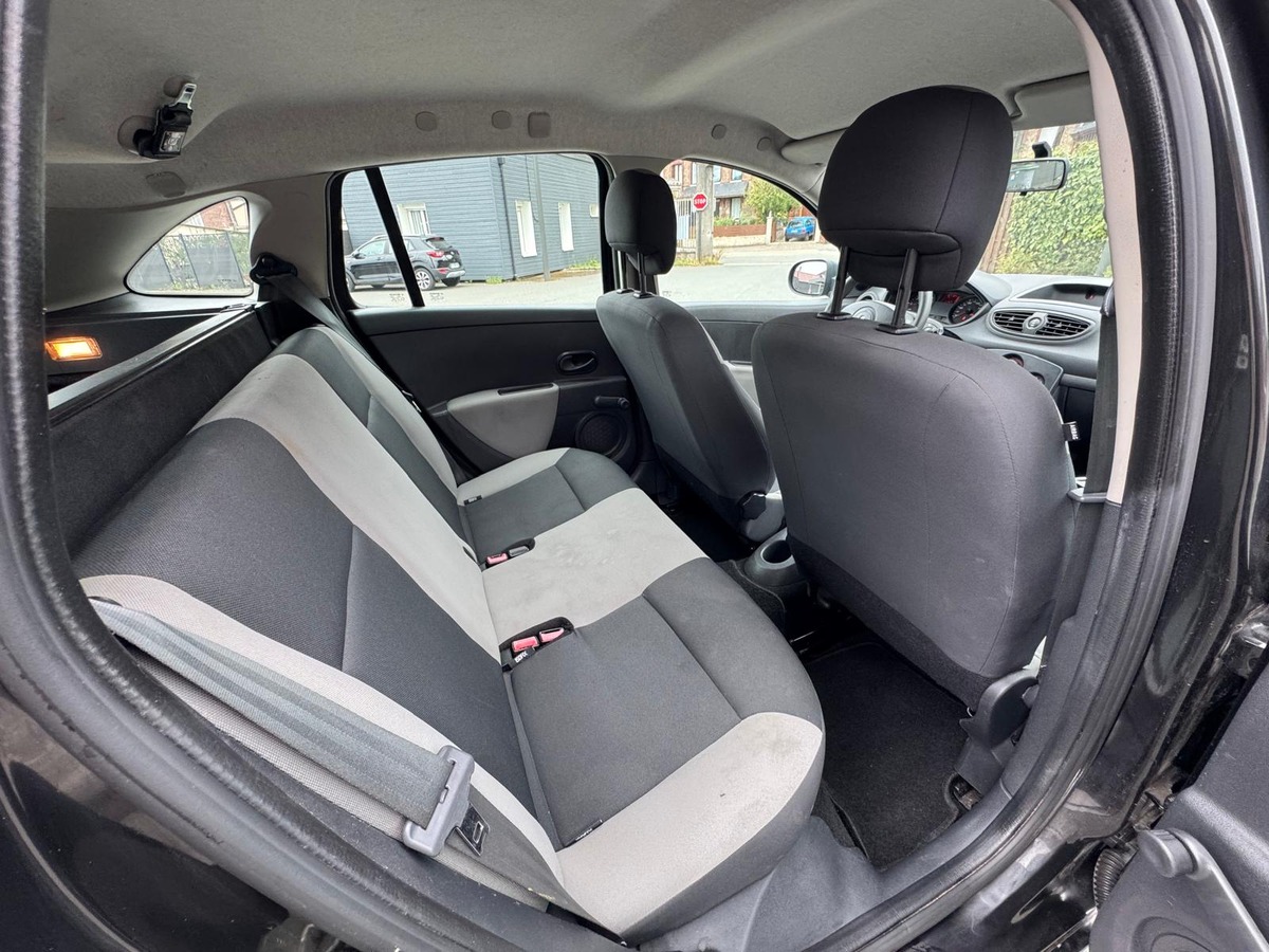 RENAULT Clio III Estate 1.5 DCI 68ch Authentique - garantie