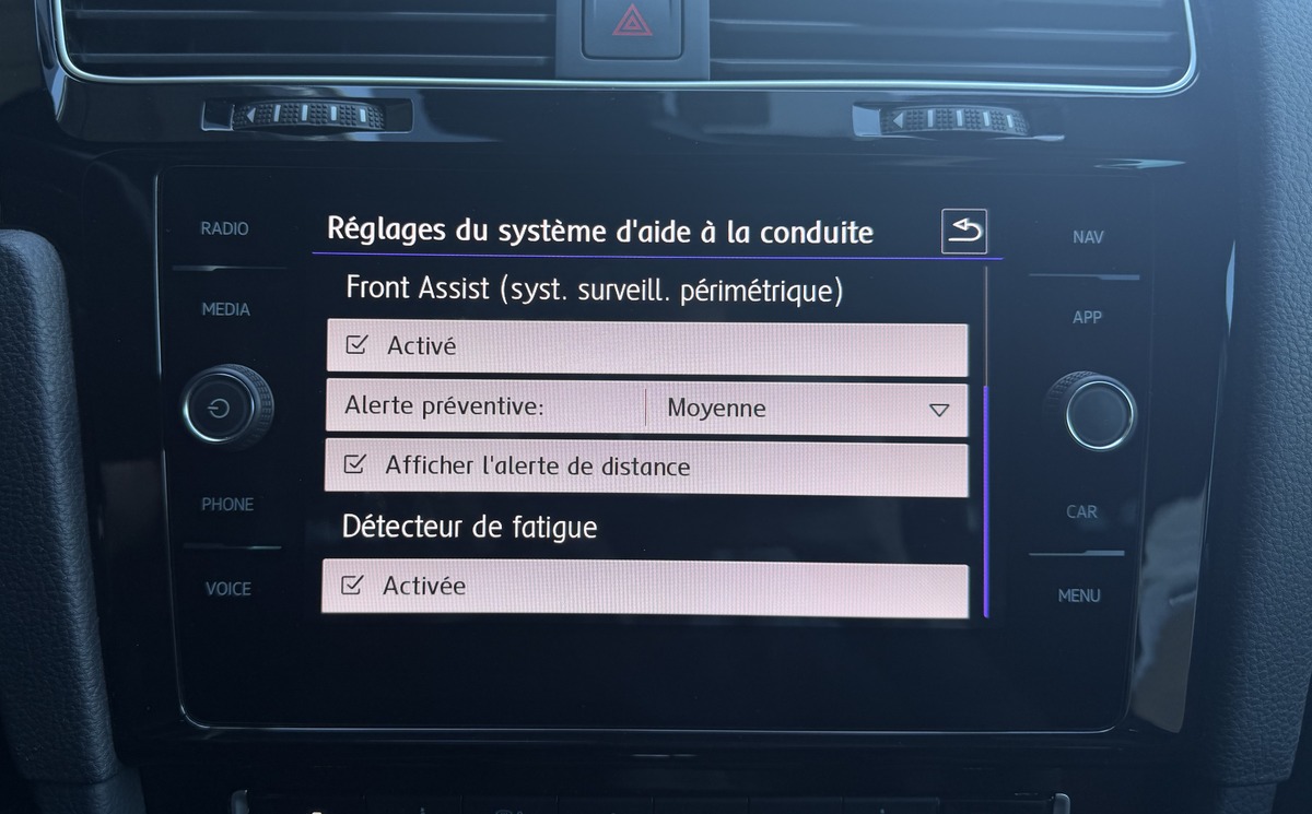 Volkswagen Golf VII - TCR / CarVertical / Echappement Akrapovic / Apple Carplay / Caméra