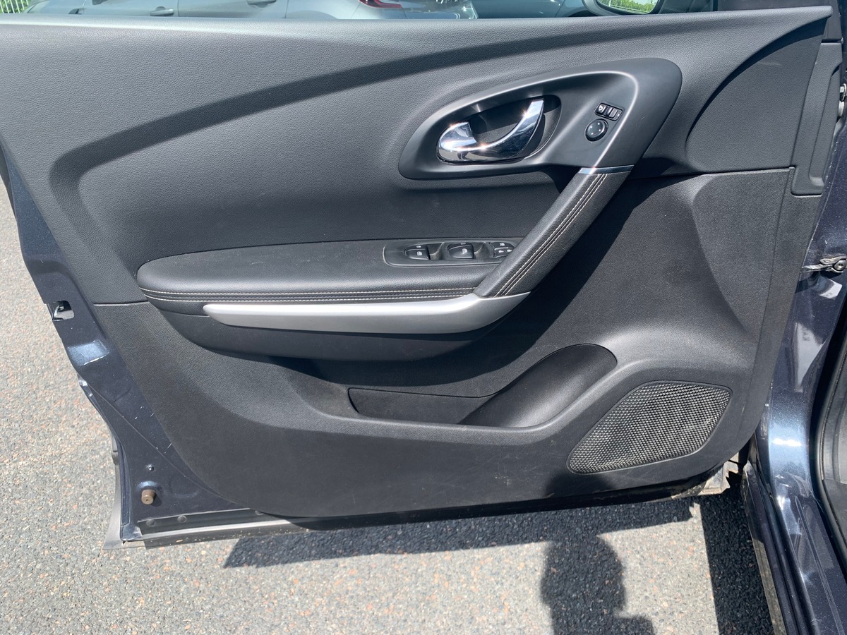 RENAULT Kadjar 130 | Intens | Caméra recul | Régulateur vitesse | Attelage amovible | Roue secours