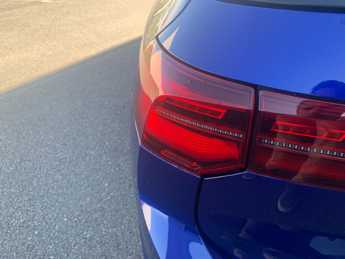 Volkswagen GOLF 8 320 chevaux | R | Toit ouvrant | Caméra de recul | Apple car play | GPS | Attelage