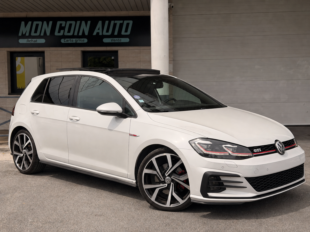 Volkswagen Golf 7 GTI Phase 2 2.0 TFSi DSG6 230 cv - Toit ouvrant - Suivi complet - Virtual cockpit