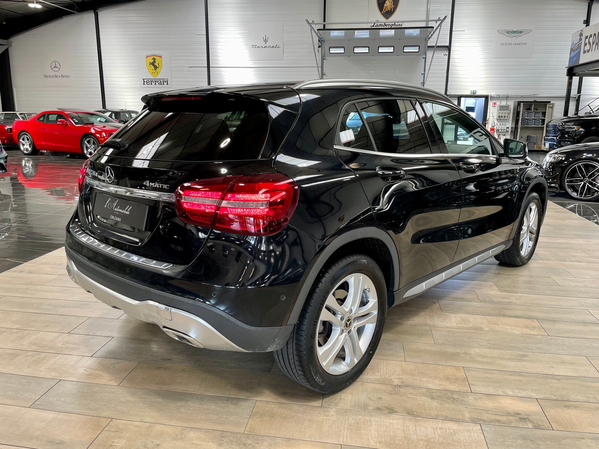 Mercedes-Benz GLA* 220d Sensation 4Matic 7G-DCT c