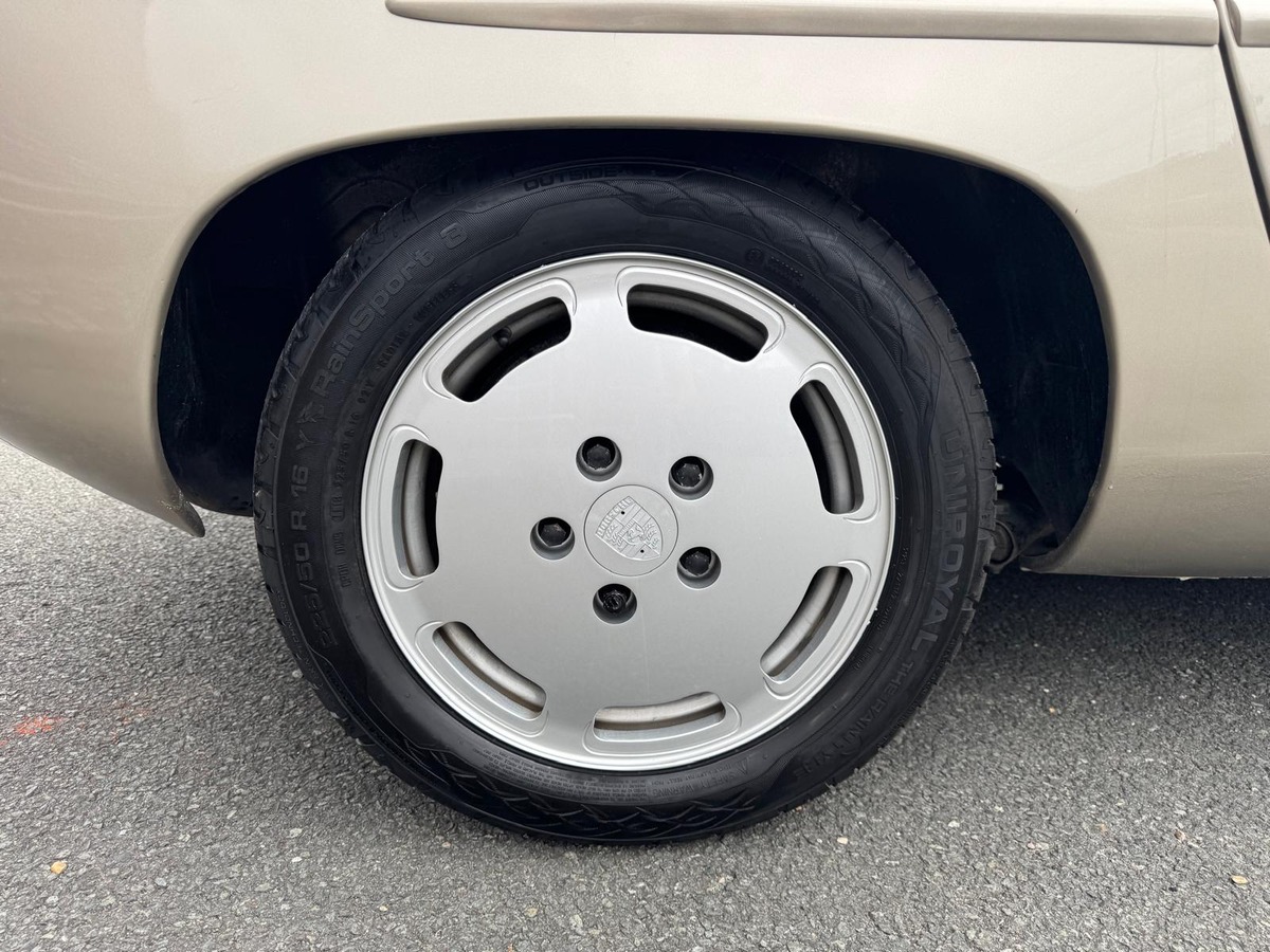 Porsche 928 S3 5.0 32soupapes 288