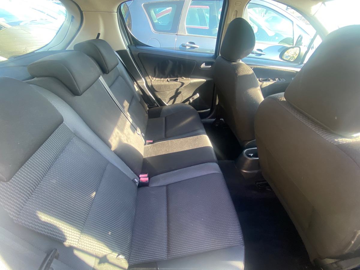 Peugeot 207 1.4 hdi 70cv 173255km de 2010