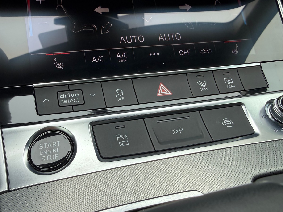 Audi A6 Avant 40 TDI 204 CH BUSINESS LINE / TOIT PANO / TVA / 87043 KMS