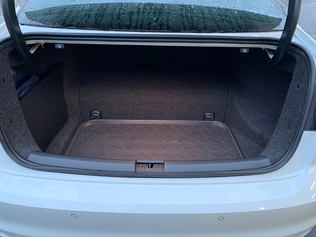 Volkswagen Jetta 170 ch | Carat | Régulateur vitesse | Radars stationnement | GPS | Kit mains libres