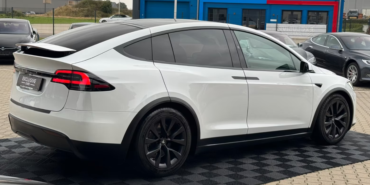 Tesla Model X Dual Motor Palladium/7 places/Pilote Automatique Amélioré/Attelage/TVA