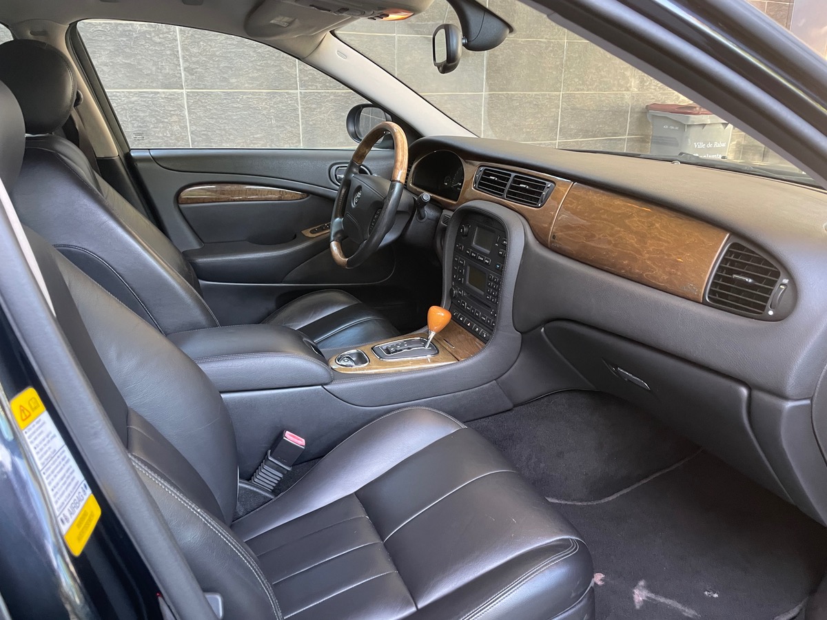 Jaguar S-Type 3.0 V6 (243 ch)