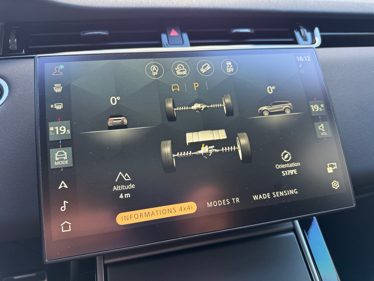 LAND ROVER EVOQUE P300E AWD DYNAMIC SE / TVA / 54683 KMS