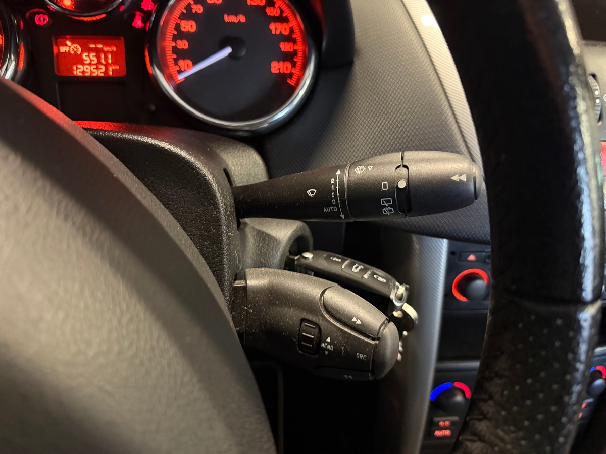 Peugeot 207 1.6 VTI 120CH Premium Pack / 5 portes / Clim auto