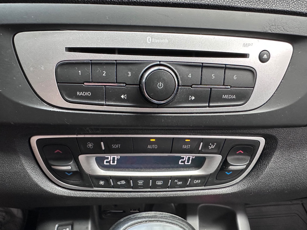 RENAULT Scenic III (3) 1.5 DCI 110 BOSE EDC
