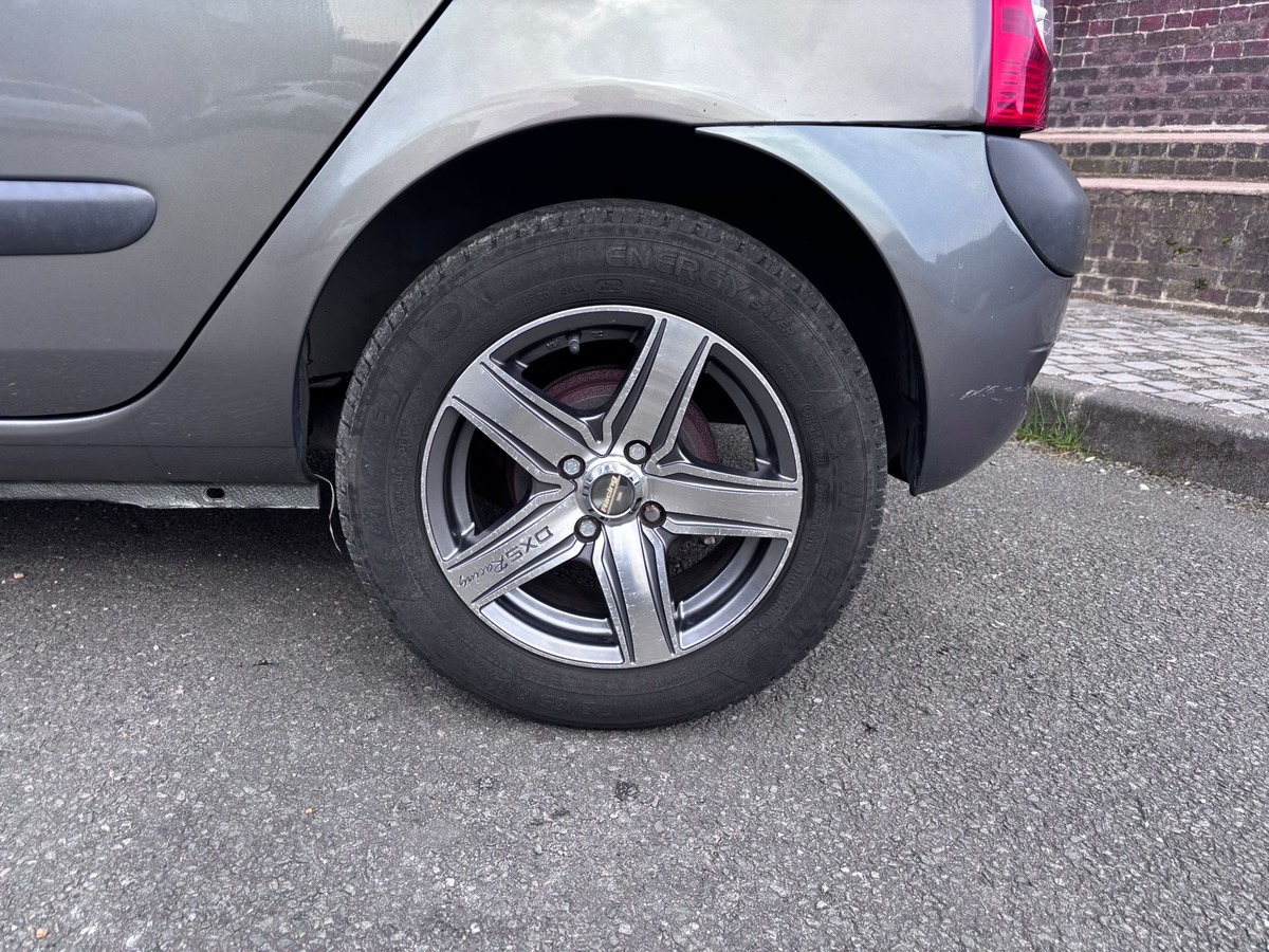 RENAULT Clio II 1.2 75 5 portes Authentique - Distribution neuve - Garantie