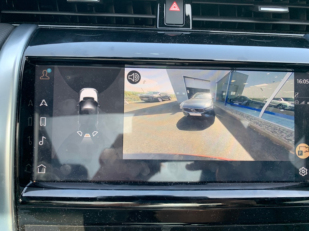Land-Rover Discovery Sport L550 | P300e | PHEV | Toit panoramique | Caméra recul | Apple car play