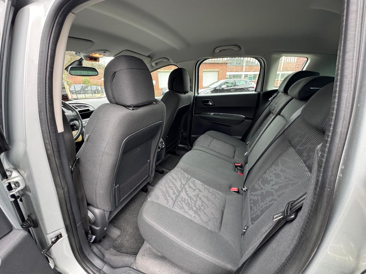 Peugeot 3008 1.6 HDi Access - ATTELAGE - Révisé - Garantie