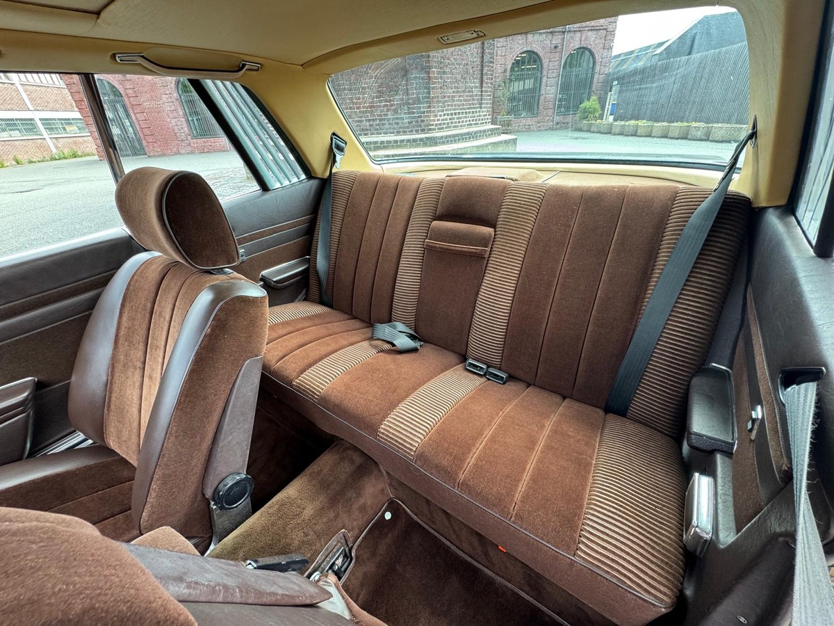 Mercedes-Benz SLC 500 V8 (C107) 240cv - Française - Kilométrage non garanti