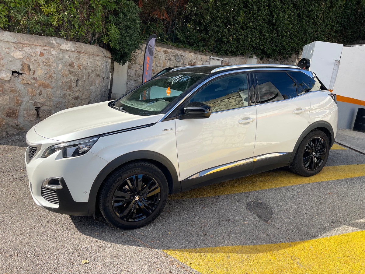 Peugeot 3008 2.0 HDI 150 CV / GT LINE / Jantes Noires / CarPlay / Caméra /
