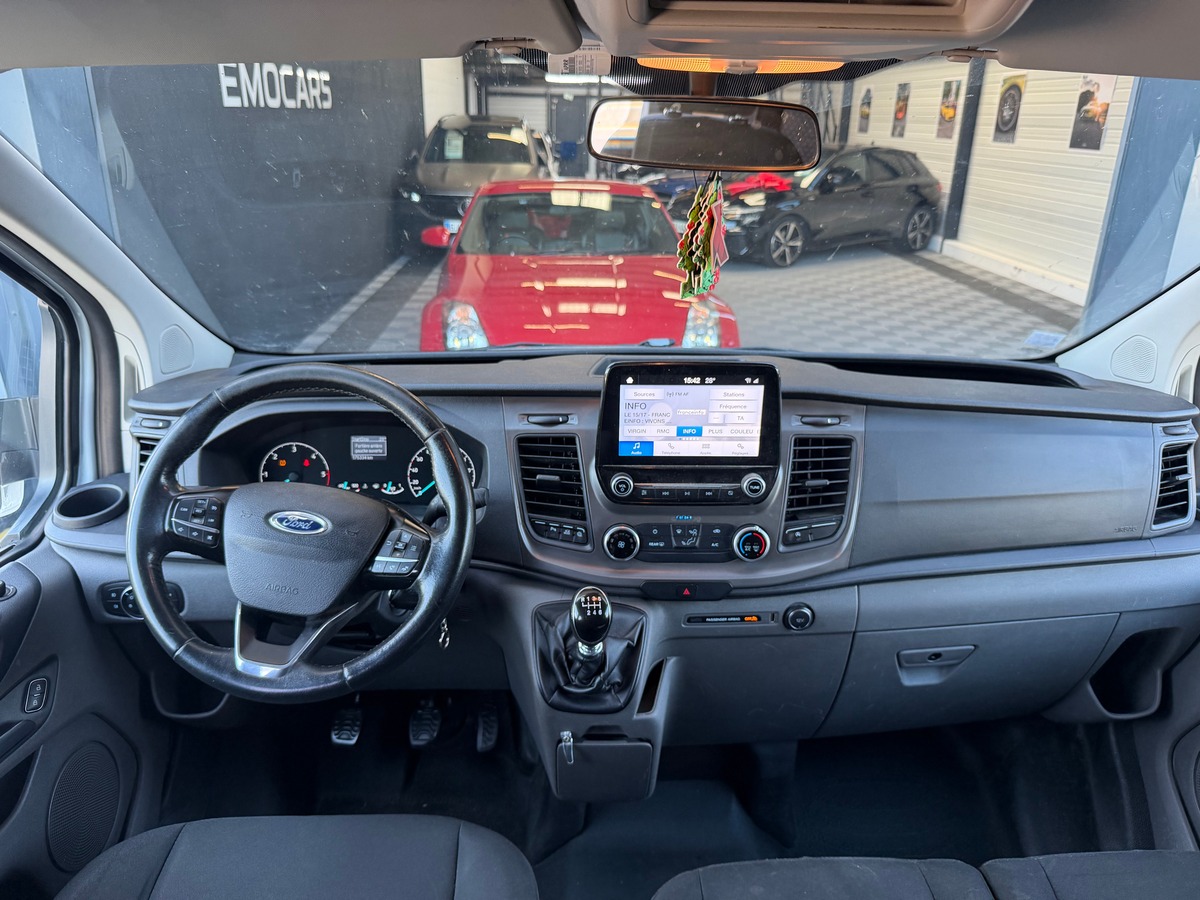 Ford TRANSIT CUSTOM 2.0 ECOBLUE 130 CH - 9 PLACES - ATTELAGE