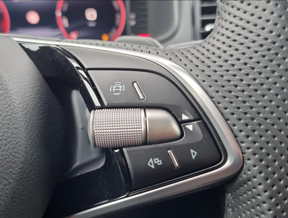 Skoda Karoq 1.5 tsi 150 sportline dsg7