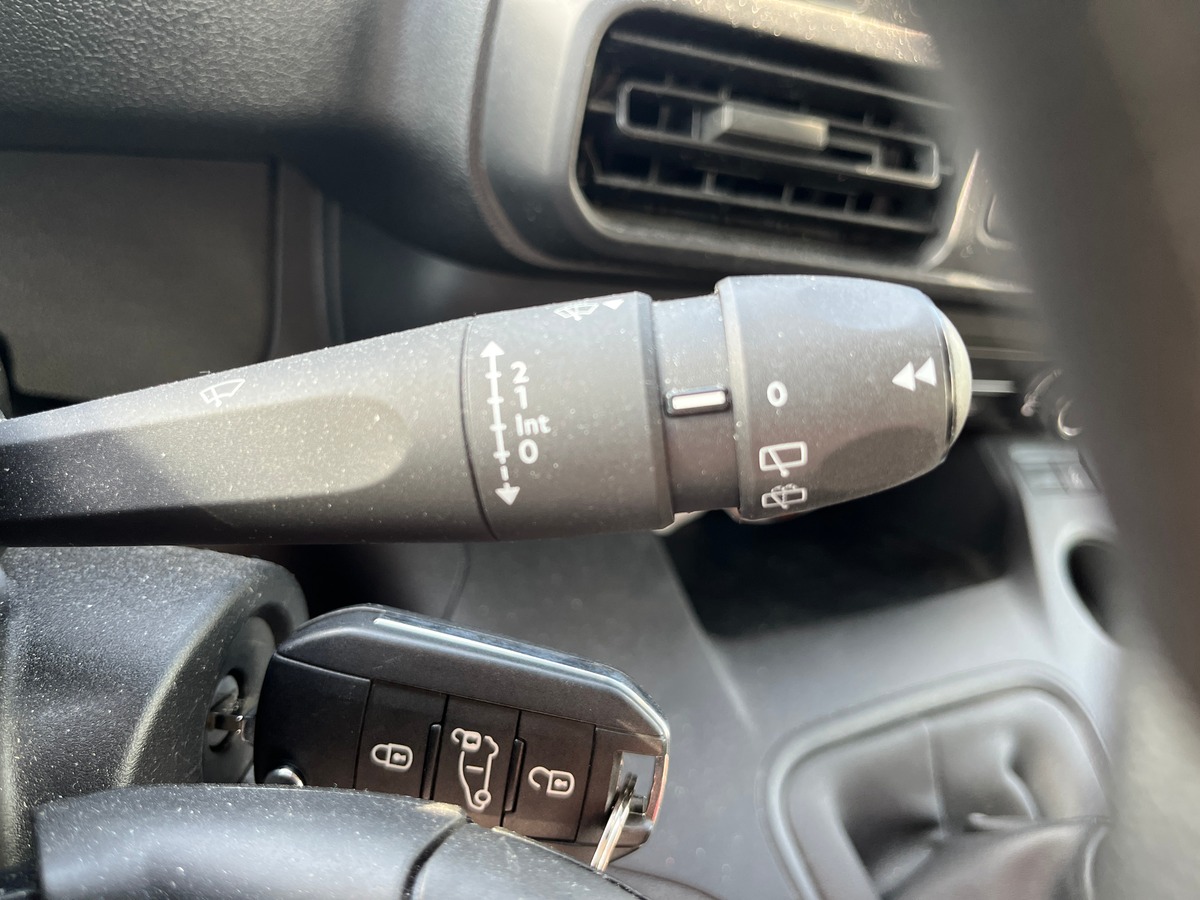 Peugeot Rifter ACTIVE BUSINESS, 1.5 BLUEHDI 100ch, ATTELAGE, FEUX AUTOMATIQUE