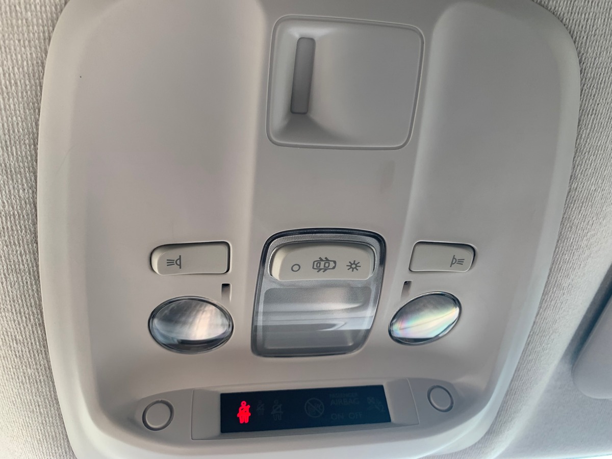 Toyota ProAce 122 ch | Business | Medium | 3 Places | Régulateur vitesse | GPS | Bluetooth | Radar