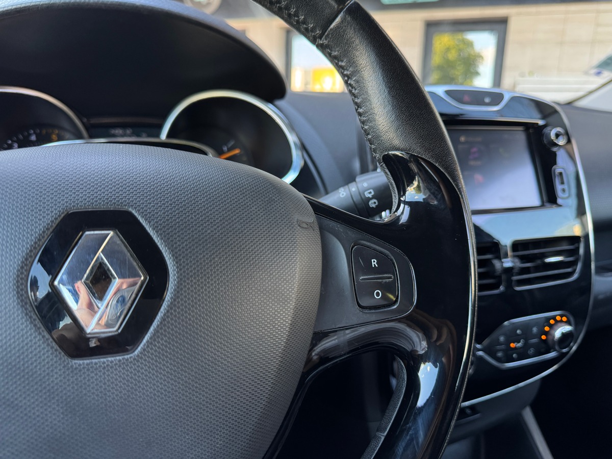 RENAULT Clio IV 1.5 dCi Limited S&S 90 cv - Ecran multimédia