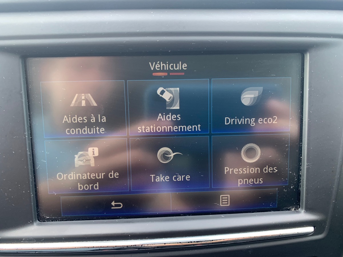 RENAULT Kadjar 130 | Intens | Caméra recul | Régulateur vitesse | Attelage amovible | Roue secours