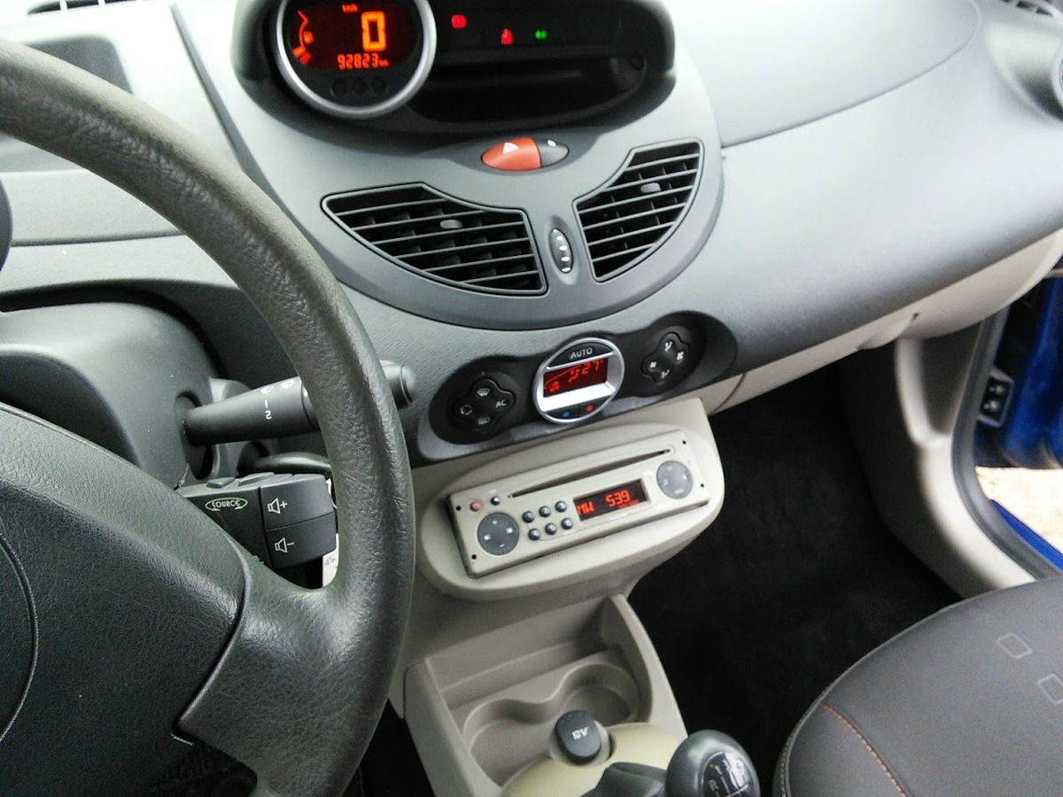 RENAULT Twingo 1.2 75 Dynamique CLIMATISATION - GARANTIE MECANIQUE - FAIBLE Km