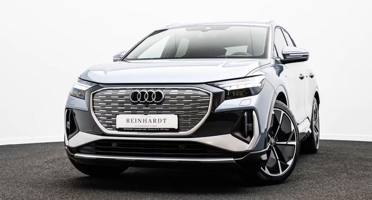 Audi Q4 e-tron 45 e-tron 265ch quattro S line/Toit ouvrant/Attelage