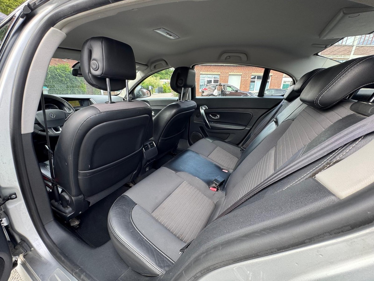 RENAULT Latitude 2.0 dci 150cv Business - garantie