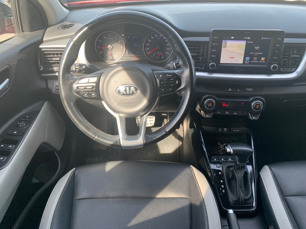 Kia Stonic 120 ch | Premium | Caméra recul | Régulateur vitesse | Apple car Play | Siéges chauffants