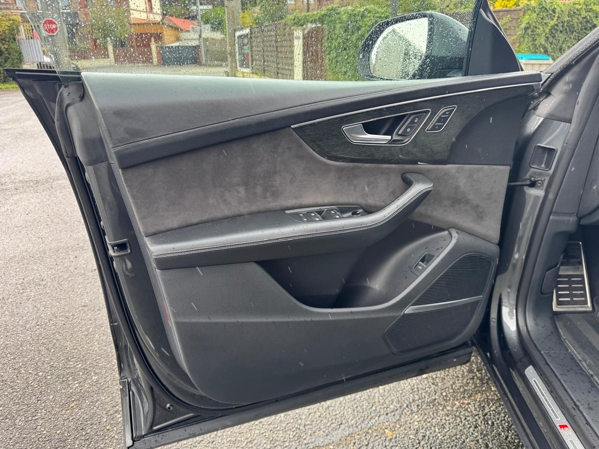 Audi Q8 50 3.0 TDI V6  Quattro Tiptronic8 286 cv S-LINE - Francais