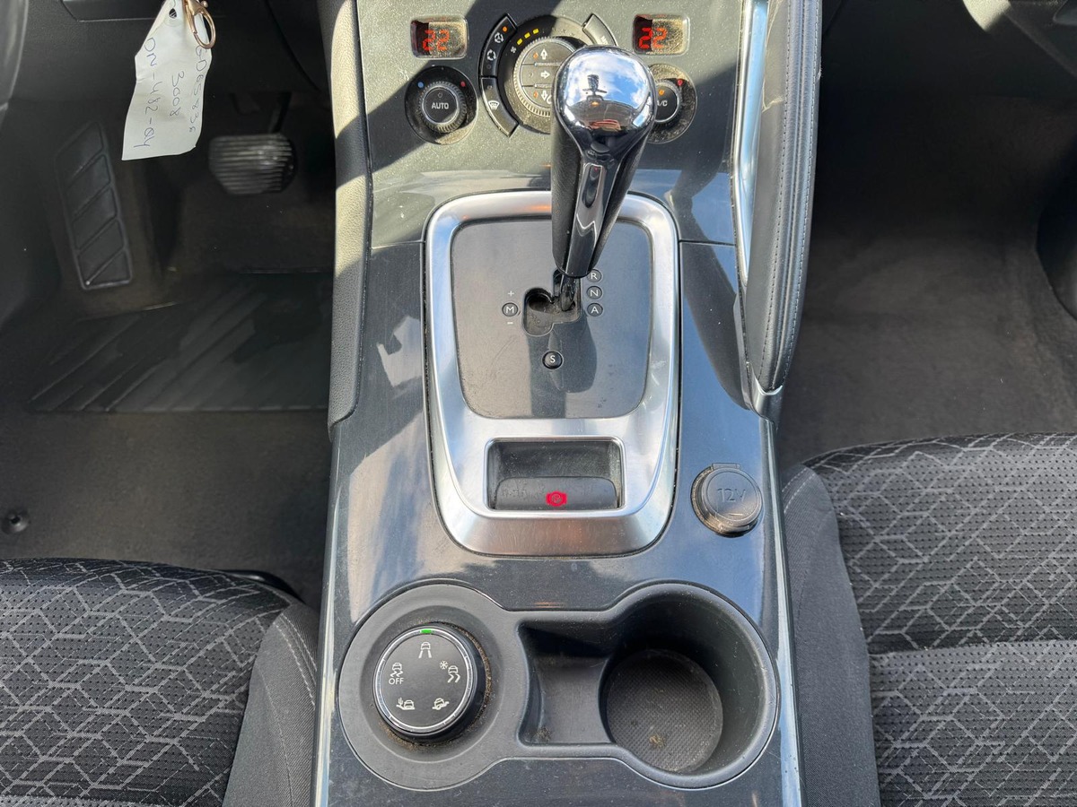 Peugeot 3008 phase 2 1.6 e-hdi 115cv Boite automatique Business Pack - garantie