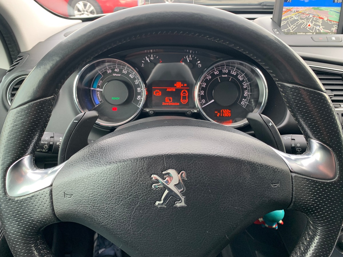 Peugeot 3008 200 ch | 2.0 e-HDi HYbrid4 Pack ETG6 + Electric | GPS | Bluetooth | Régulateur vitesse