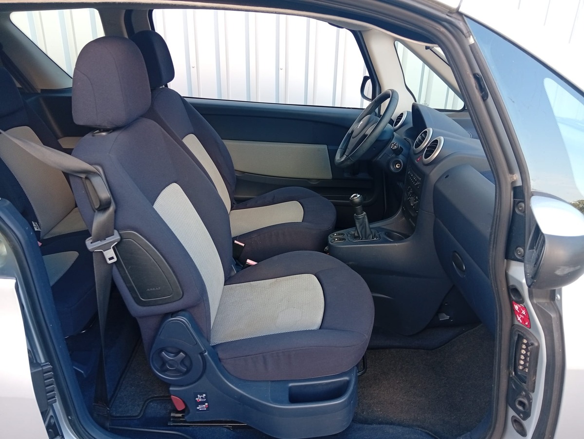 Peugeot 1007 1.4 16v Finition Sporty  "Révision et Distribution Neuves"